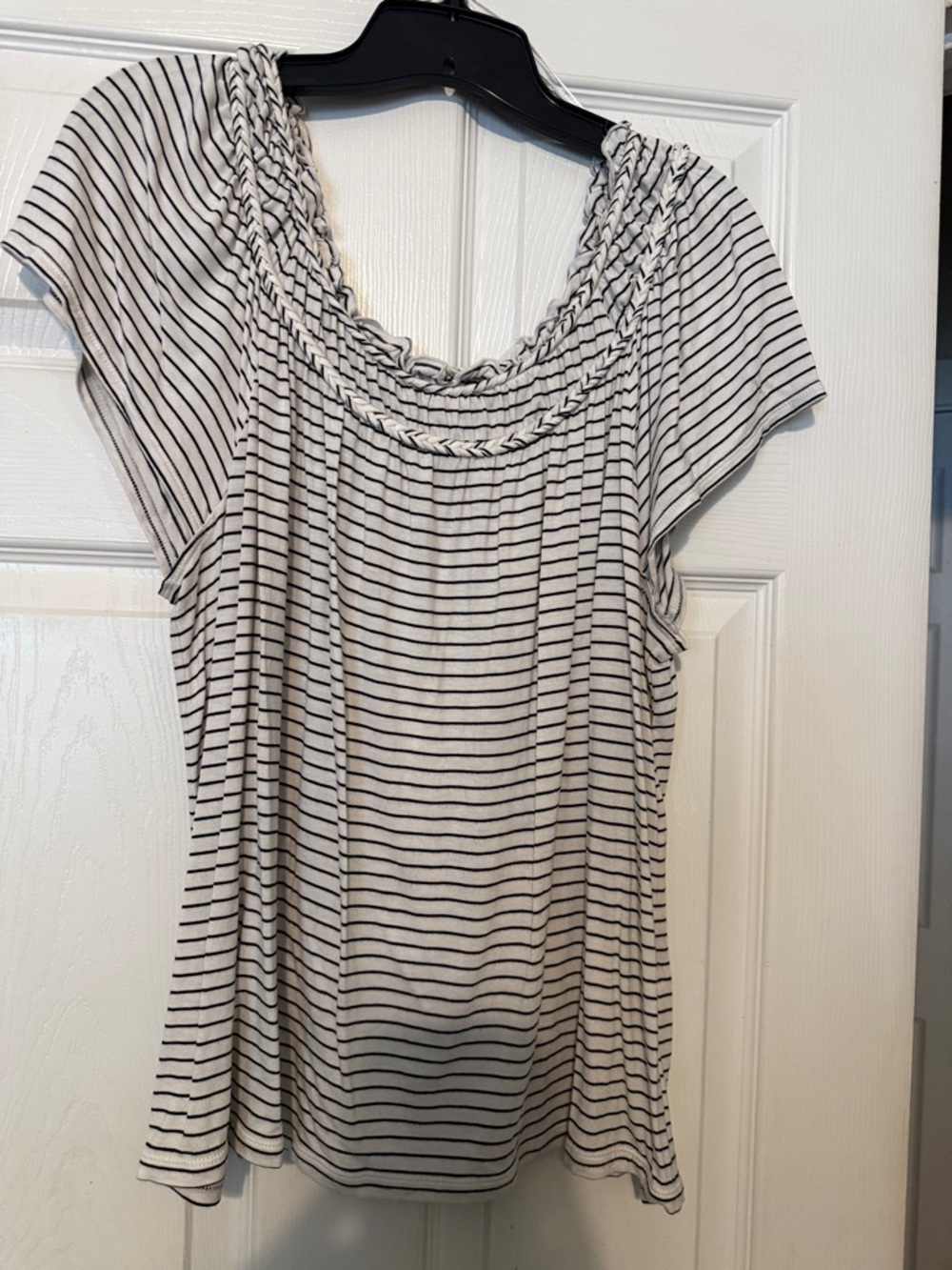 Max Studio Black & White Braided Scoop Neck Short Sleeve Tee